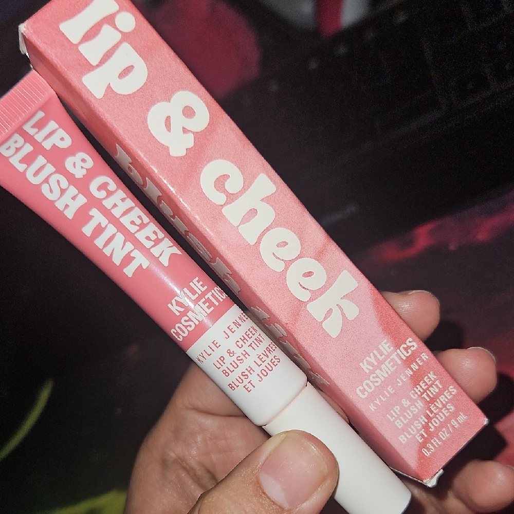Kylie Lip & Cheek Blush Tint